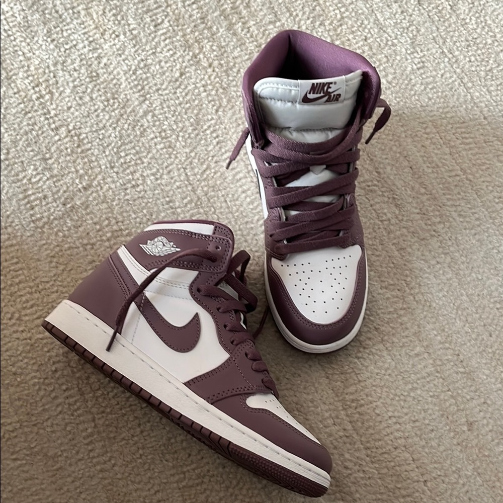 Air Jordan 1 High OG ‘Muave’